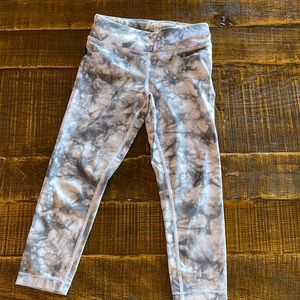 Athleta girl grey tie dye size 7 leggings. Like new.